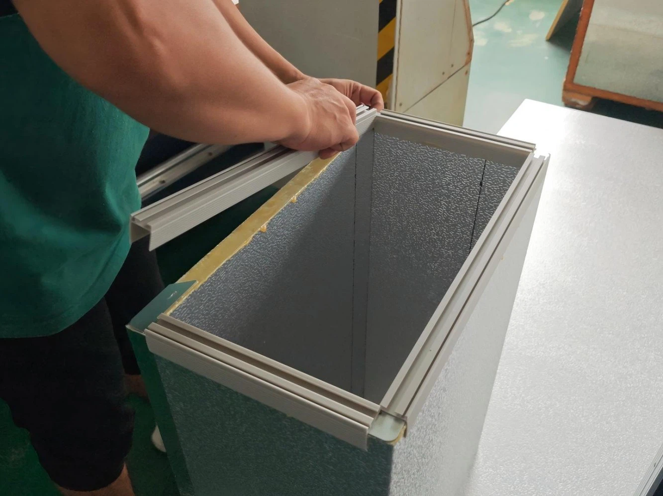 Fabrication of Pre-insulated Duct Fabrication of Pre-insulated Duct